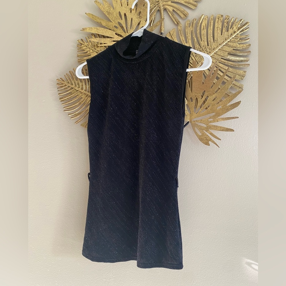 Chic Black Sleeveless Top